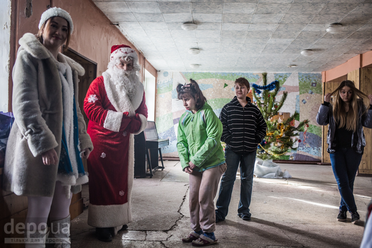 Як дітей переселенців волонтери вітали з Новим роком - фото 5