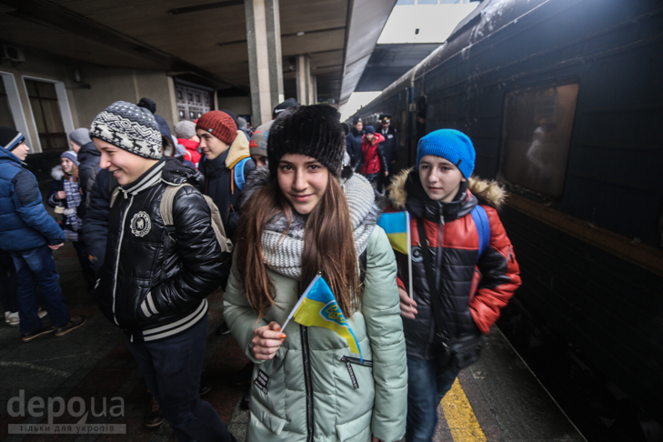 Як до Києва привезли на відпочинок півтисячі дітей із Донбасу - фото 2