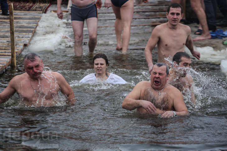 Як відзначають Водохреща у Києві - фото 10