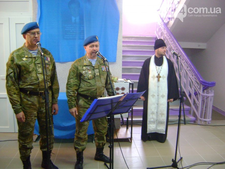 У Краматорську становили пам`ятну дошку закатованому бойовиками підлітку (ФОТО) - фото 3