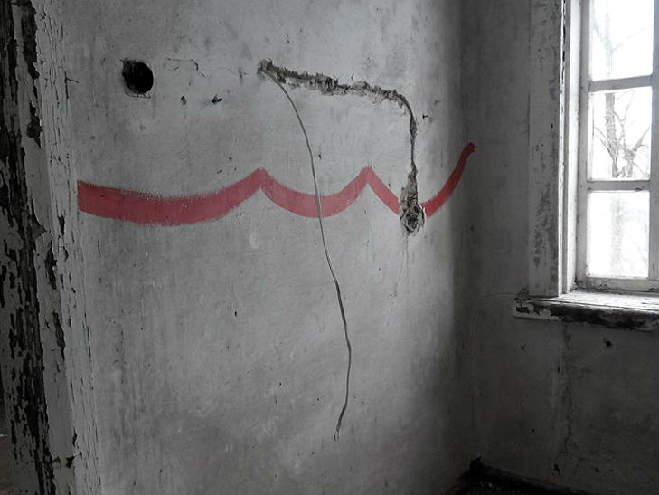На Полтавщині вандали понівечили історичну будівлю - фото 4