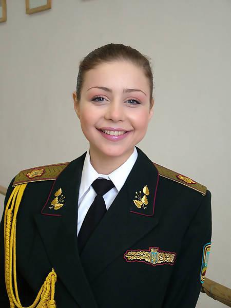 Тіні Кароль - 32: від солістки військового ансамблю до народної артистки України - фото 3