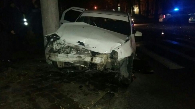 Нічна ДТП в Одесі: постраждали водії двох машин (ФОТО) - фото 2