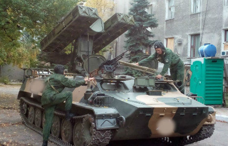 Як у "ДНР" бойовики заманюють у свої лави школярів та ПТУшників (ФОТО) - фото 3