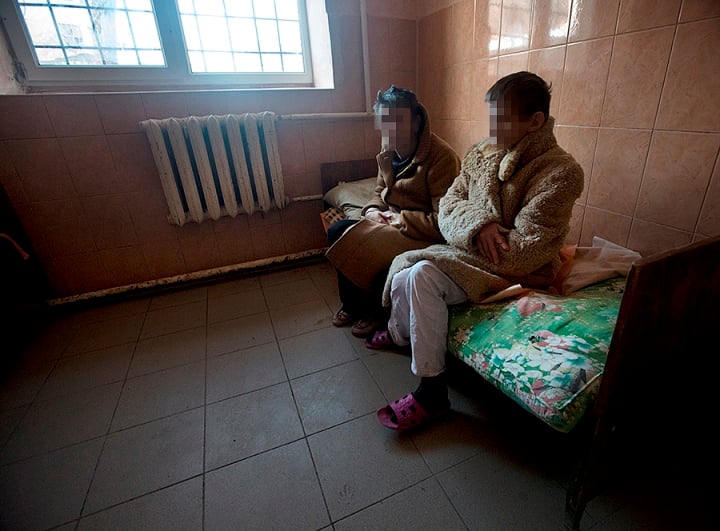 У Мукачеві людей з психічними розладами утримують в умовах, наближених до тортур - фото 4