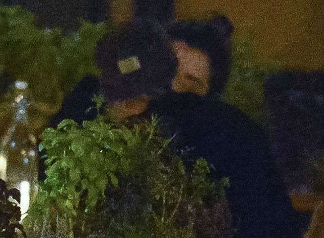 Актрису Крістен Стюарт заскочили за поцілунками з новою дівчиною  - фото 3