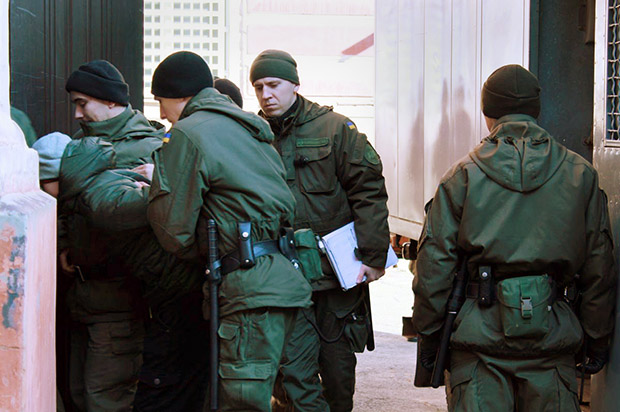 Харківські нацгвардійці вчилися вгамовувати масовий бунт у суді - фото 2