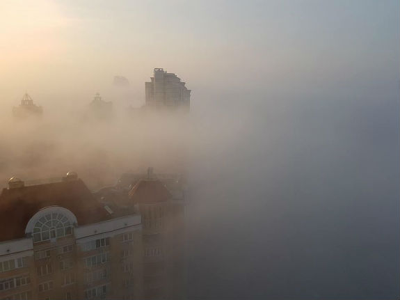 Як столицю потонула у густому тумані  - фото 1
