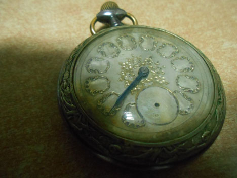 Вилучено набої, старовинний годинник та пігулки, звітує сумська митниця - фото 1