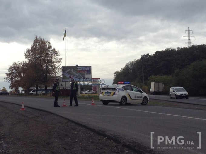 З’явилися фото з місця обстрілу "Mercedes" на Мукачівщині - фото 4