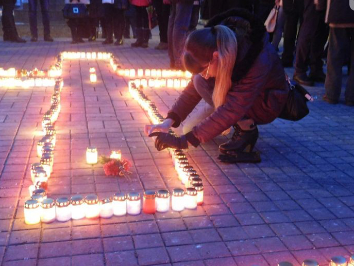 В Сумах запалили свічки на вшанування пам’яті жертв Голодомору - фото 6