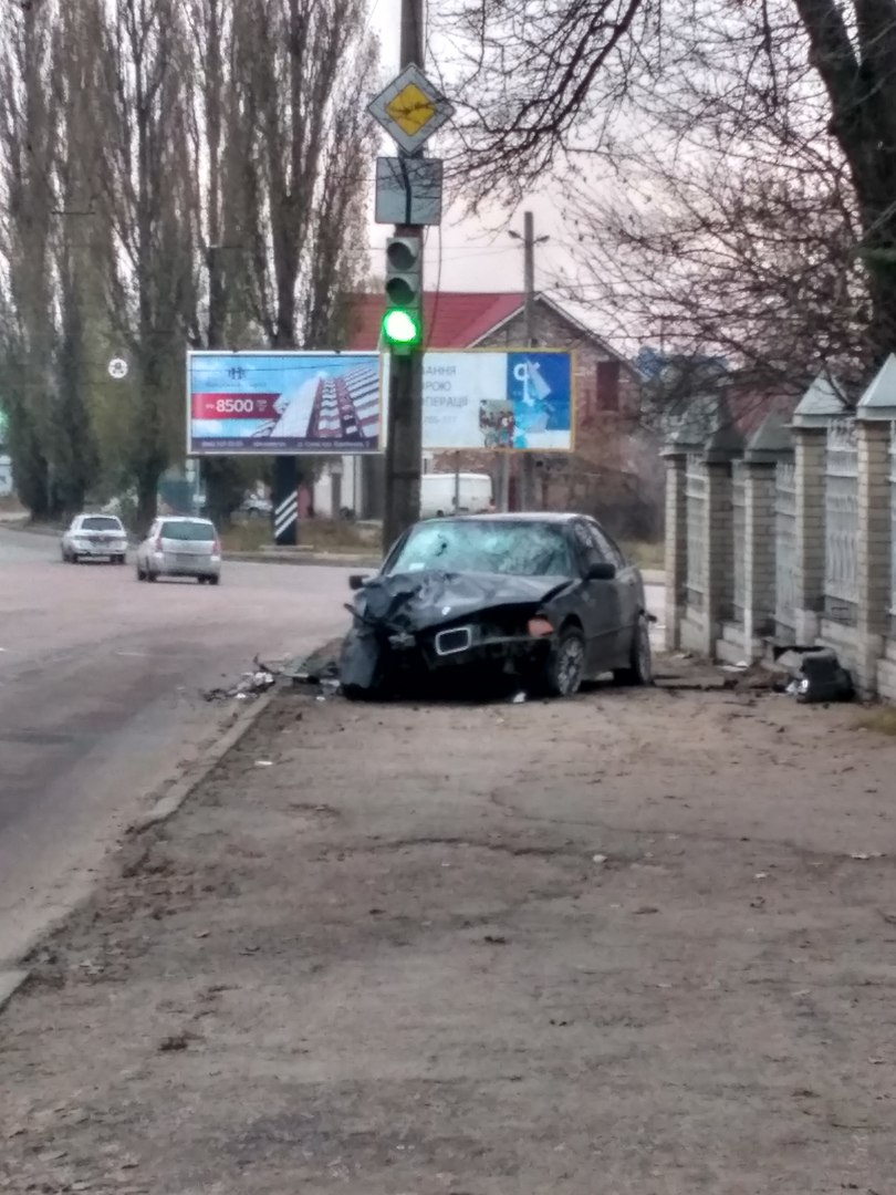 Київлянин-лихач на BMW протаранив дві іномарки у Сумах - фото 3