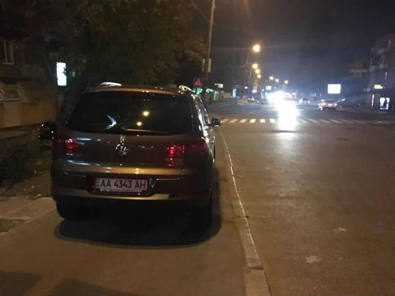 У Києві водій-жлоб змушував пішоходів ризикувати життям  - фото 1