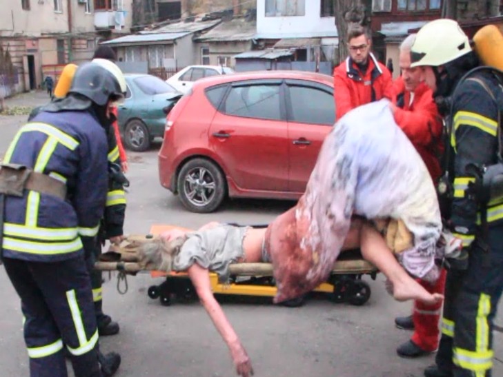 В Одесі з полум'я пожежі врятували жінку та трьох шиншил - фото 1