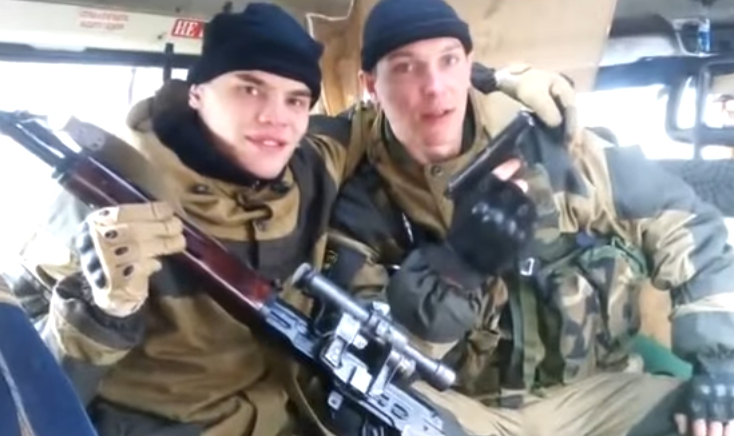 У Луганську п`яний російський військовий розпатякав про свої "мандрівки" (ФОТО) - фото 5
