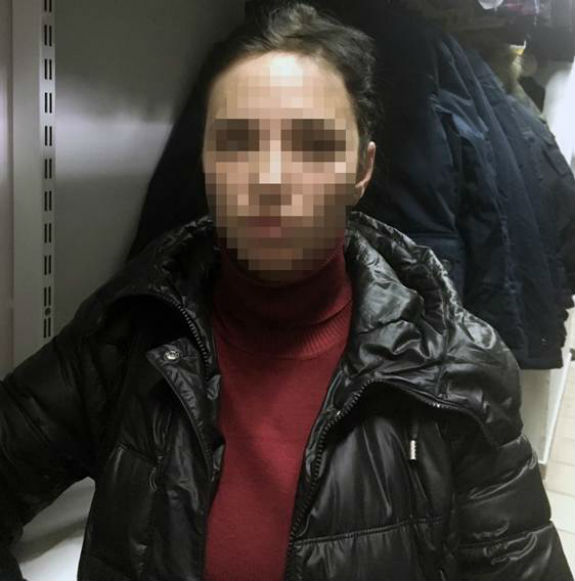 У столиці зловили жінку, яка крала чоботи з магазинів - фото 1