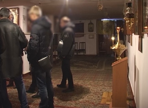 У Києві 13-річні злочинці напали з ножем пограбували церкву  - фото 2