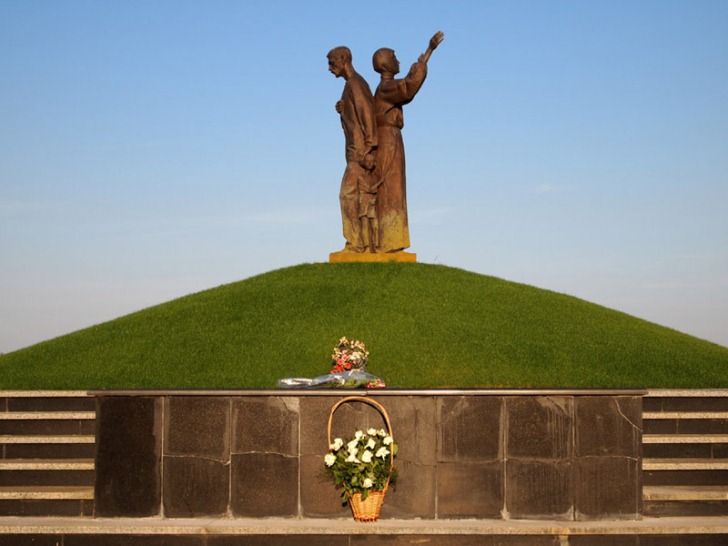 Пам’ятники та монументи пам’яті жертв голодомору 1932-1933 років в Україні - фото 17