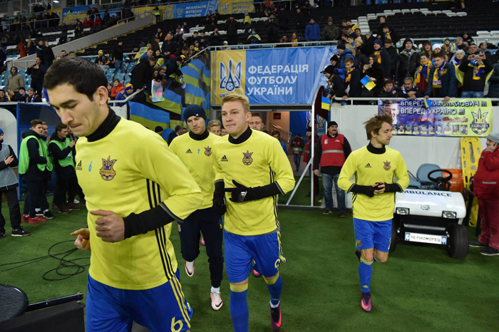 Як українські "збірники" розминалися перед матчем з фінами - фото 3