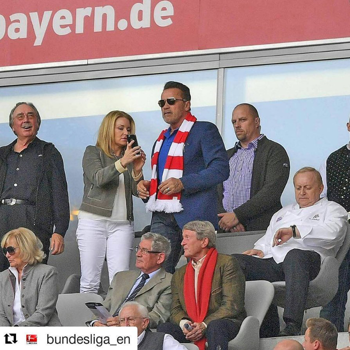 Як Шварценеггер завітав на матч "Баварії" - фото 1