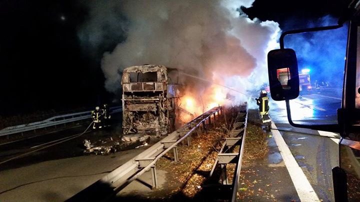 В Німеччині згорів автобус фанатів "Баварії" - фото 2