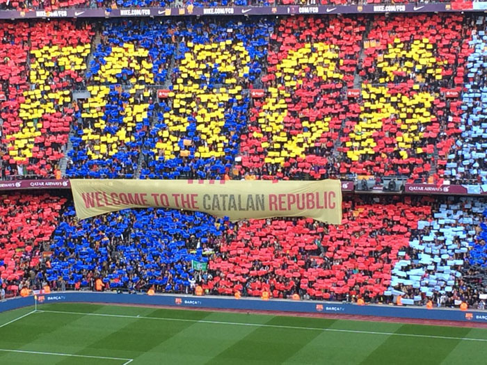 Фанати "Барселони" вивісили перед Ель Класіко "сепаратистський банер" - фото 1