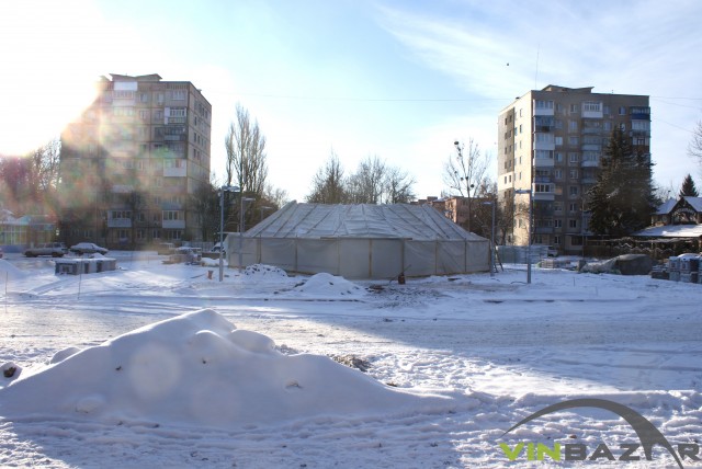 Теплові гармати й "буржуйка" дозволять побудувати фонтан на площі Костянтина Могилка - фото 3