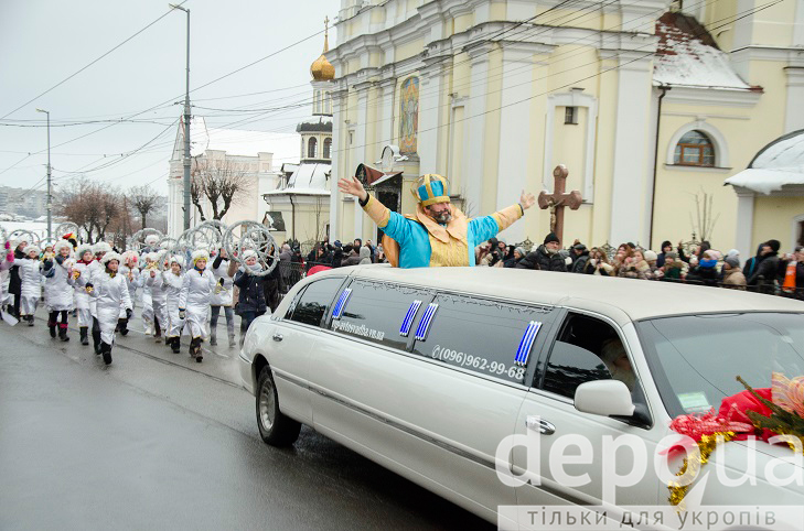 У Вінниці новорічним парадом дали старт новорічним святам  - фото 2
