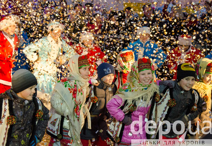 У Вінниці новорічним парадом дали старт новорічним святам  - фото 23
