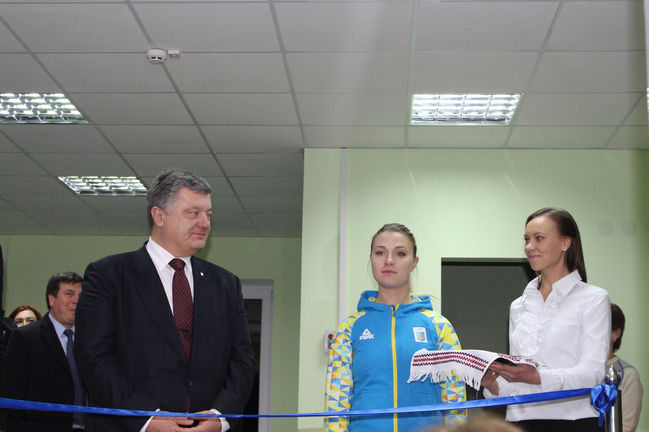 Порошенко відкрив у Миколаєві багатоочікувану фехтувальну школу