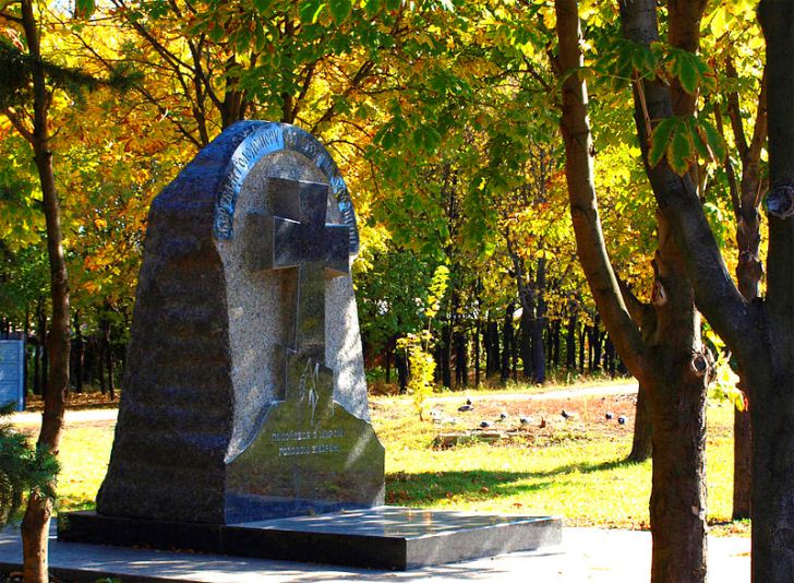 Пам’ятники та монументи пам’яті жертв голодомору 1932-1933 років в Україні - фото 16