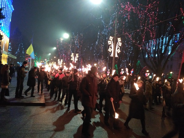 У Дніпрі відбувся смолоскип ний марш на честь Бандери - фото 5