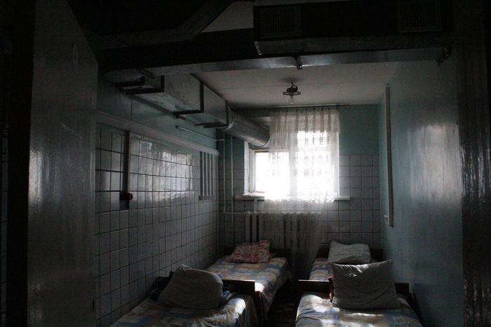 В Маріуполі місцеві мешканці вийшли відстоювати лікарню від "рейдерства" МВС (ФОТО, ВІДЕО) - фото 5