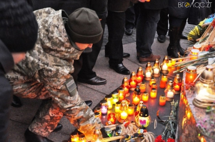 Житомиряни вшанували пам’ять заморених голодом українців  - фото 7