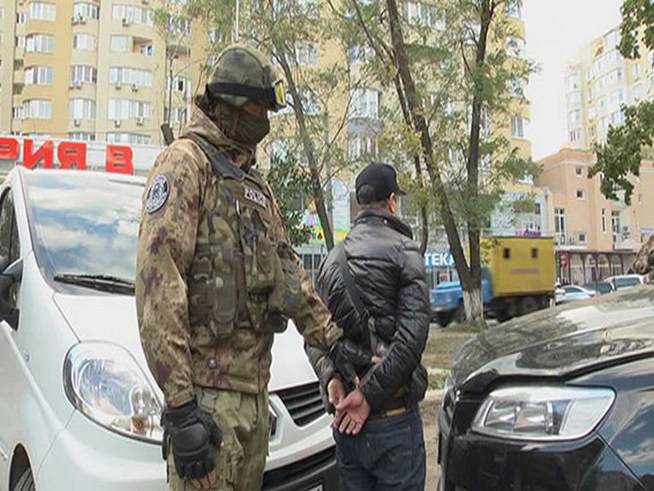 В Одесі поліція викрила групу озброєних іноземців (ФОТО, ВІДЕО) - фото 1