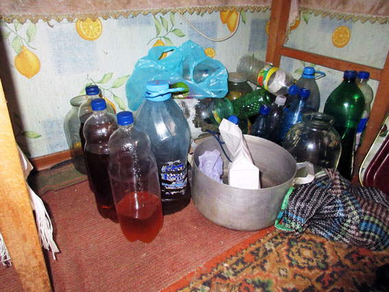 У "неврахованого" наркомана на Харківщині виявили запаси опію (ФОТО)  - фото 4