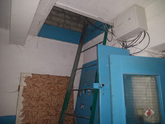 На Харківщині двоє підлітків залишили мешканців багатоповерхівки без Інтернету - фото 2