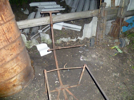 У Торецьку в двір будинку кинули бойові гранати (ФОТО) - фото 3