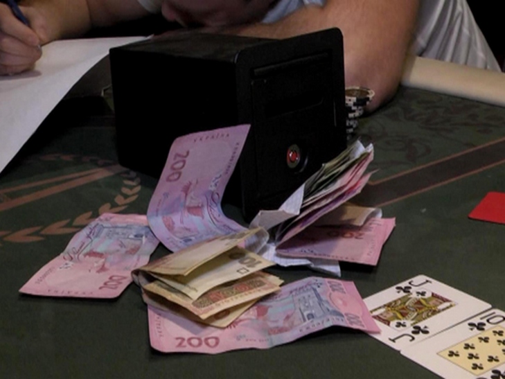 В Одесі поліція прикрила черговий покер-клуб (ФОТО; ВІДЕО) - фото 2