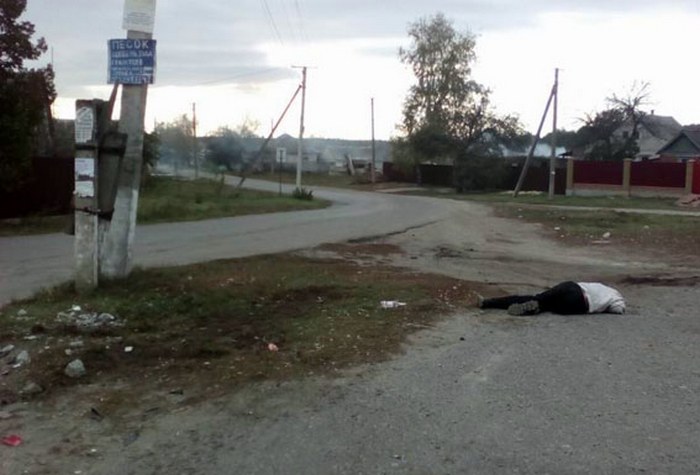 На Рівненщині п'яний водій заснув на землі неподалік місця ДТП (ФОТО) - фото 2