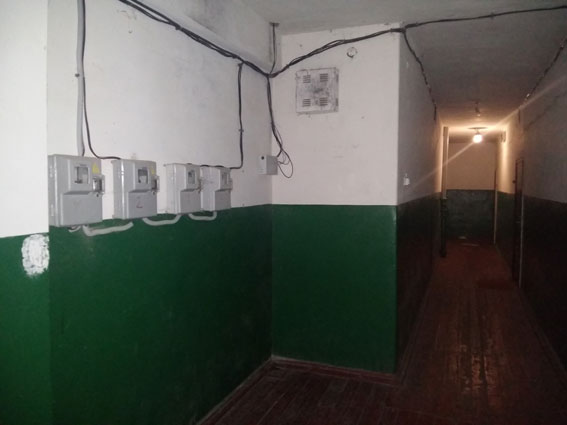 На Харківщині двоє підлітків залишили мешканців багатоповерхівки без Інтернету - фото 1