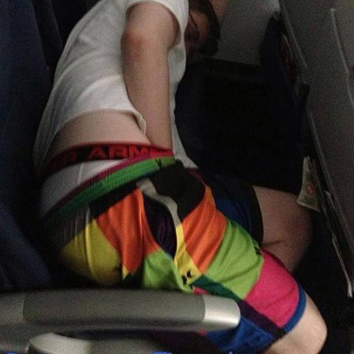 Культурний шок: 30 найогидніших пасажирів літаків (ФОТО 18+) - фото 4