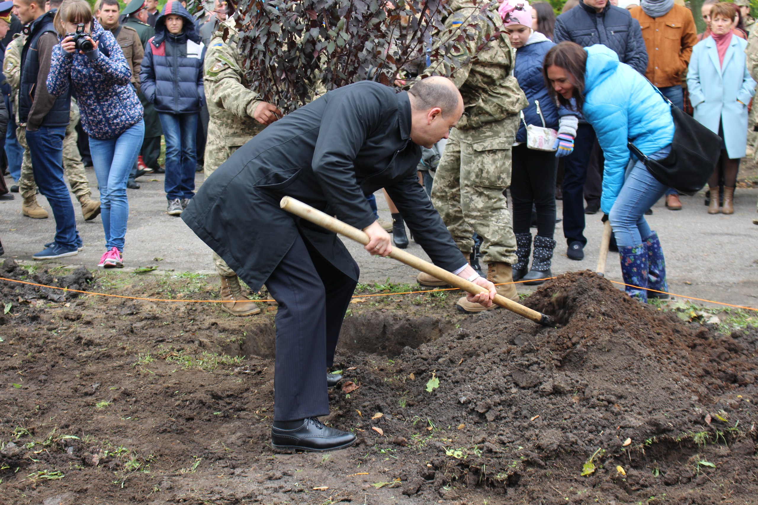 У Миколаєві заклали алею пам'яті загиблих військових