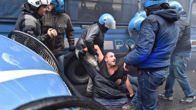 В Італії спалахнули сутички, поліція застосувала сльозогінний газ  - фото 1