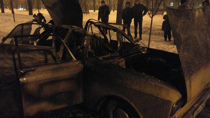 У Харкові вибухнув легковик: автомобілю відірвало дах (ФОТО, ВІДЕО 18+) - фото 2
