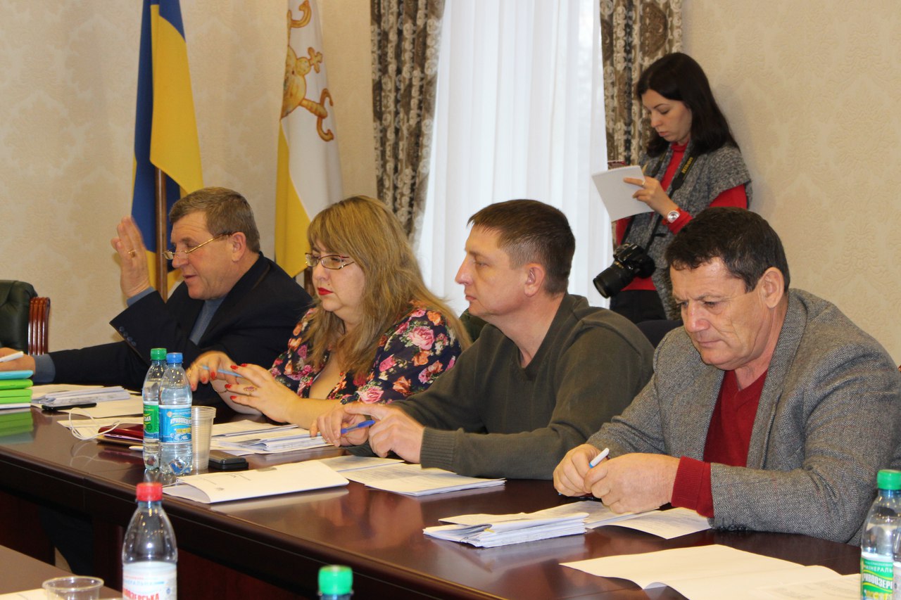 Миколаївська облрада збирається суттєво скоротити витрати на "піар" і збільшити "депутатські" гроші
