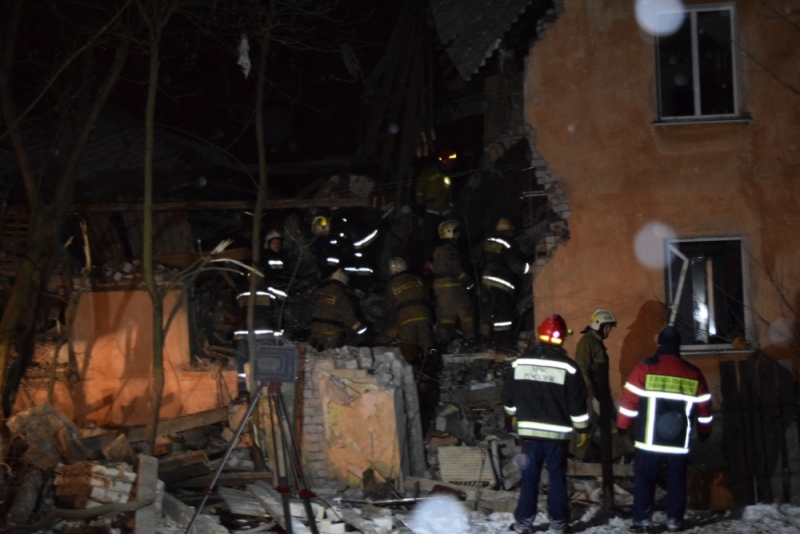 На Росії через вибух обвалився будинок, є жертви (ФОТО, ВІДЕО) - фото 3