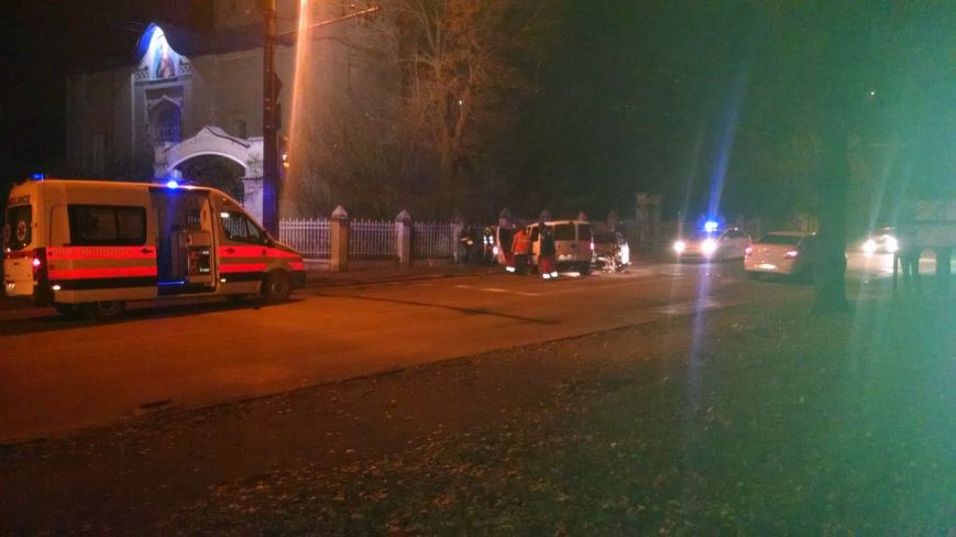 Київлянин-лихач на BMW протаранив дві іномарки у Сумах - фото 2