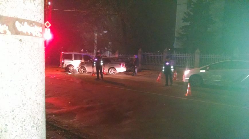 Київлянин-лихач на BMW протаранив дві іномарки у Сумах - фото 1