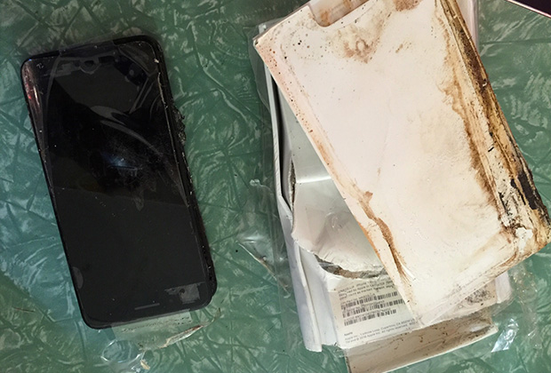 iPhone 7 розірвало на частини під час доставки - фото 2